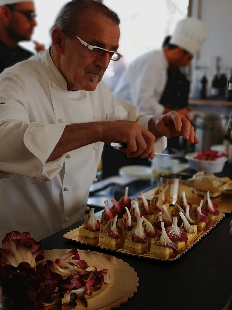 Presentazione dei taglieri di radicchio e polenta, evento Slow Food